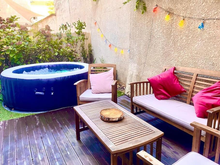 Magnifique Villa Avec Jacuzzi Au Pied Du Stade แซงต์-เดอนี ภายนอก รูปภาพ